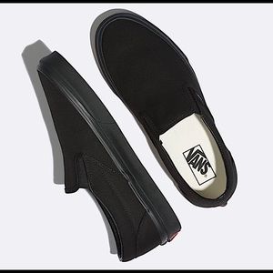 Vans Off the wall black slip on shoes